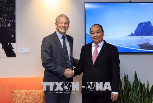 Le Premier ministre Nguyen Xuan Phuc rencontre le maire d’Auckland ảnh 1
