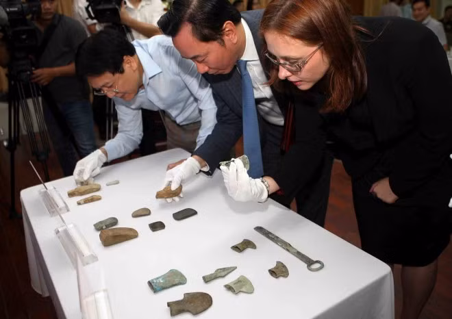 Dix-huit antiquités vietnamiennes conservées en Allemagne rapatriées ảnh 1