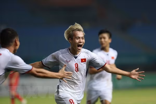 ASIAD 18 : félicitations à l’équipe de football masculin et à l’athlète Bui Thi Thu Thao ảnh 1