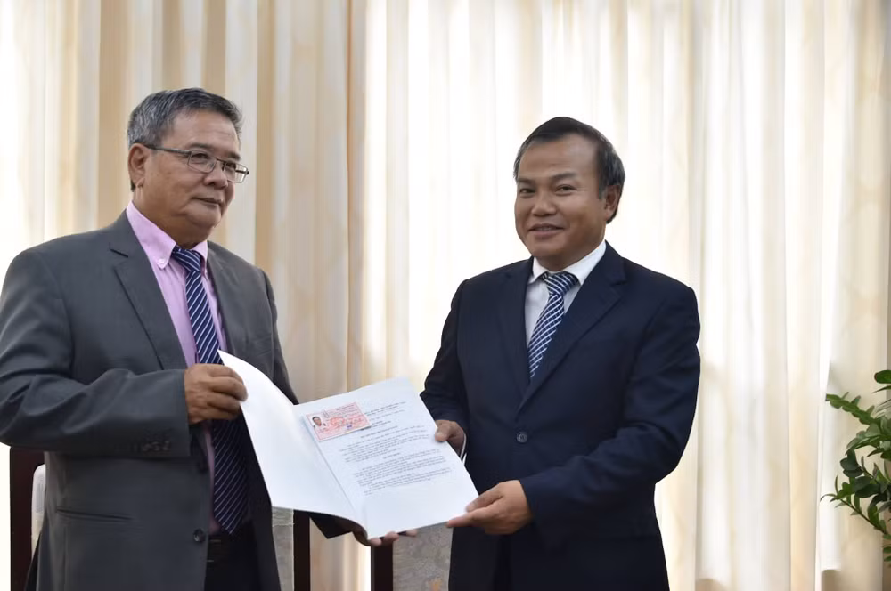 Remise de l'attestation de consul d'honneur du Vietnam en Nouvelle-Calédonie ảnh 1