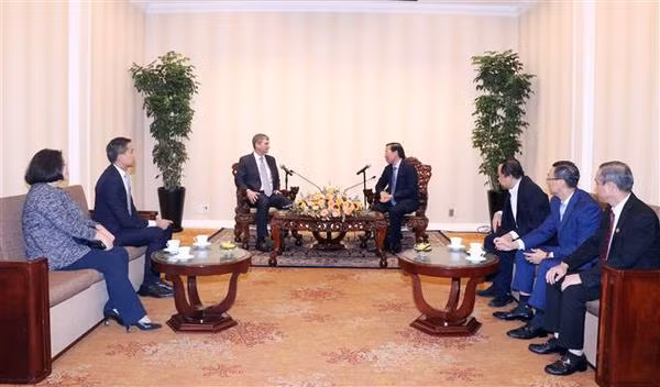 Ho Chi Minh-Ville cherche à renforcer sa coopération avec le Forum économique mondial ảnh 2