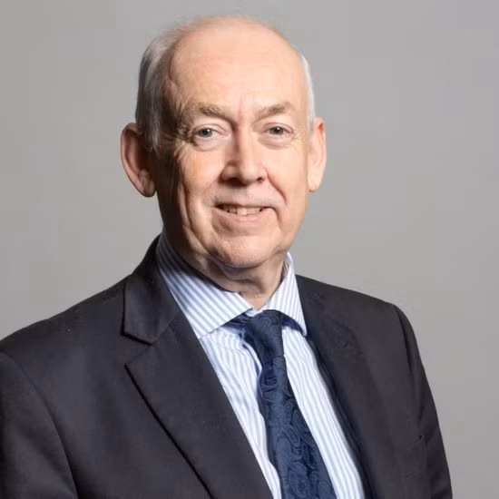 Les échanges entre les peuples constituent une base de la consolidation des relations entre le Vietnam et le Royaume-Uni ảnh 1