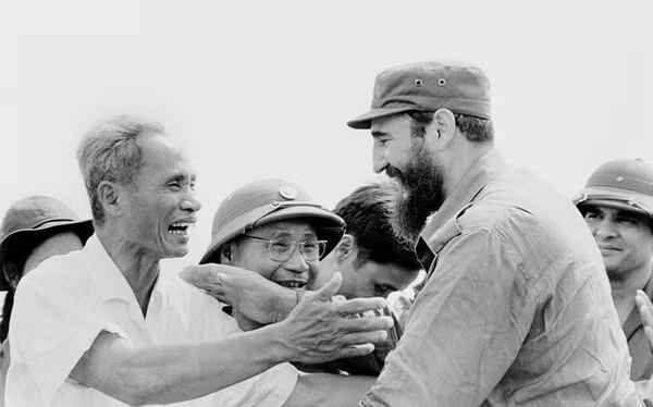 La 1ère visite du dirigeant Fidel Castro au Vietnam : un symbole vivant et convaincant de la solidarité ảnh 1