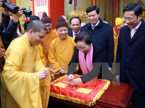 Ouverture de la Fête du printemps de Yên Tu ảnh 1 Ouverture de la Fête du printemps de Yên Tu ảnh 1