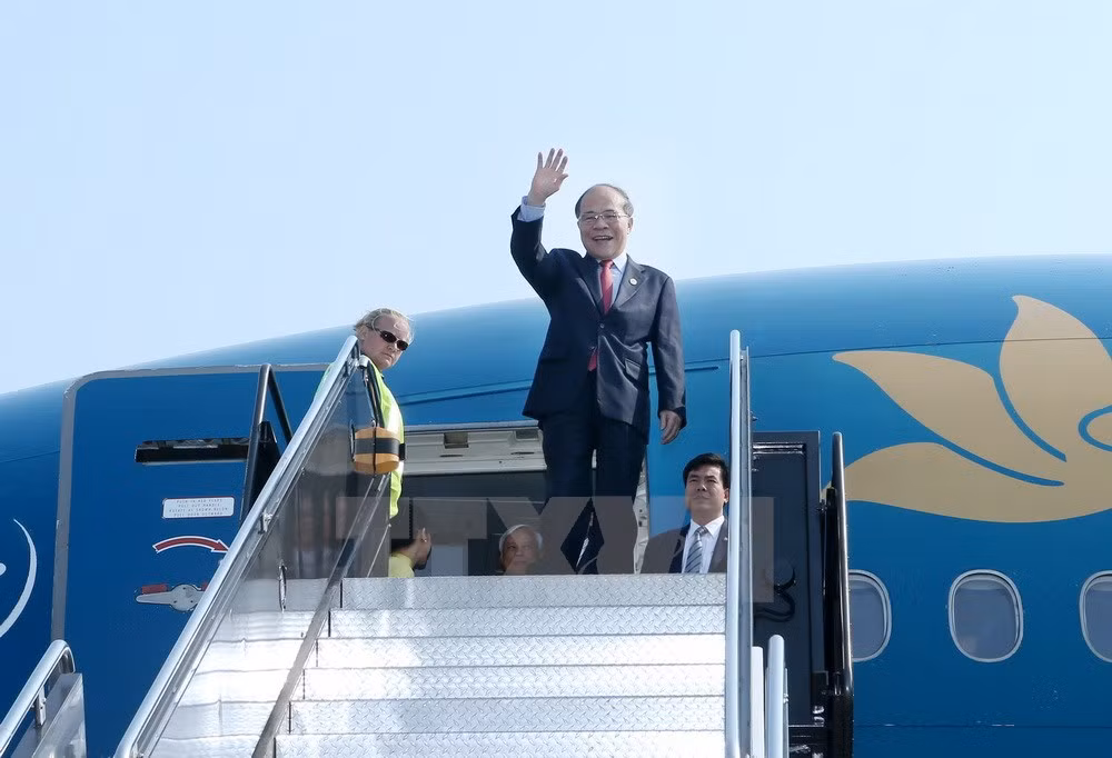 Nguyen Sinh Hung entame sa visite officielle aux Etats-Unis ảnh 1