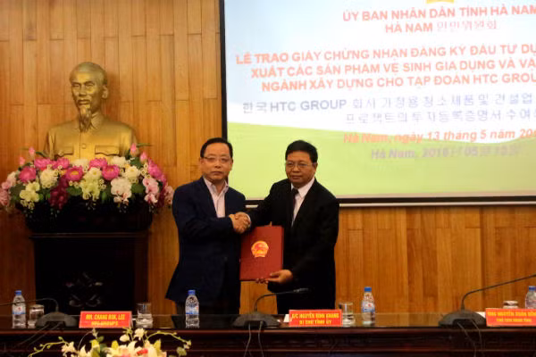 Ha Nam remet la licence d’investissement à un projet sud-coréen ảnh 1