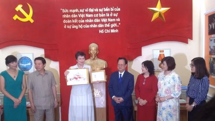 La directrice du Centre russe des Sciences et de la Culture au Vietnam à l'honneur ảnh 1