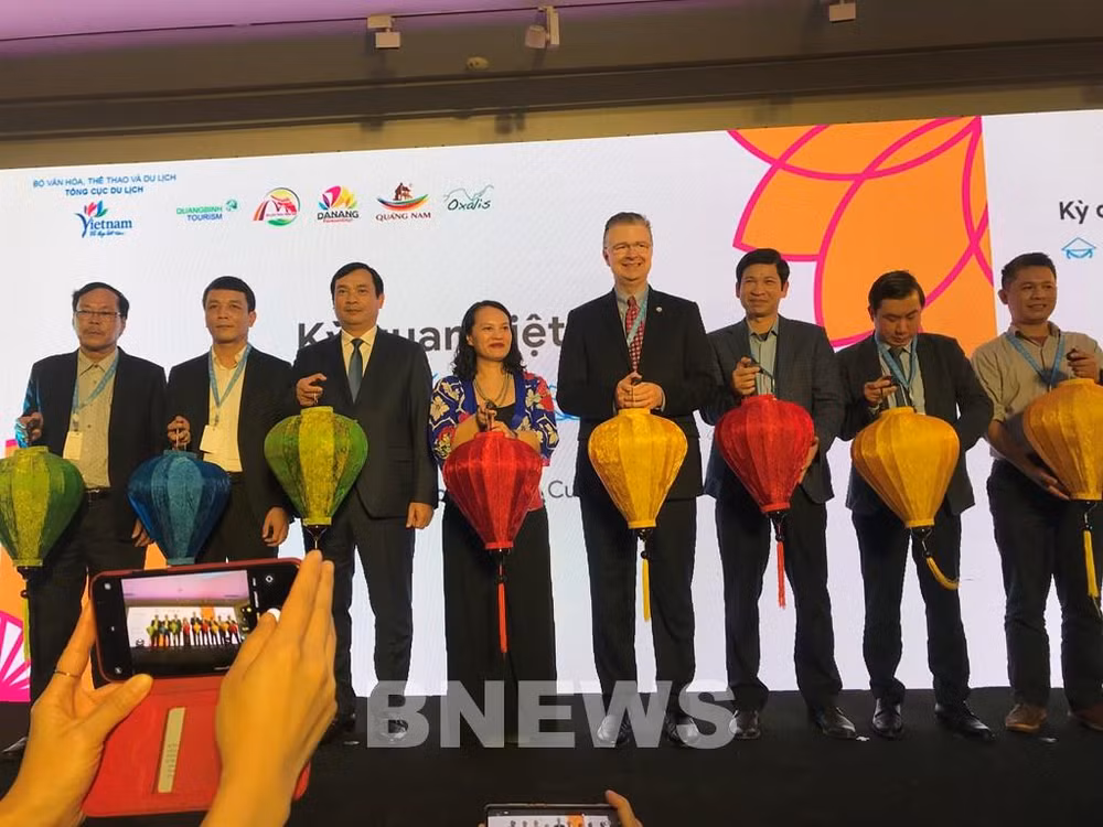 Les merveilles du Vietnam sont exposées en ligne ảnh 2