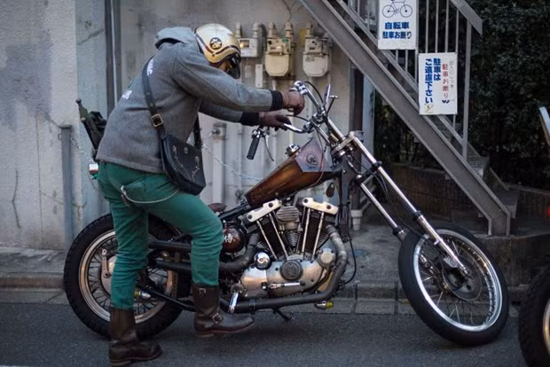 L'éditeur japonais Kobunsha publie un guide pour le motocycliste vietnamien au Japon ảnh 1