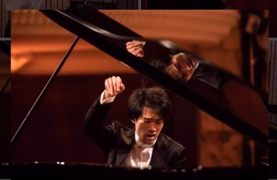 Un élève du pianiste vietnamien Dang Thai Son gagne le 18e Concours international de piano Chopin ảnh 1