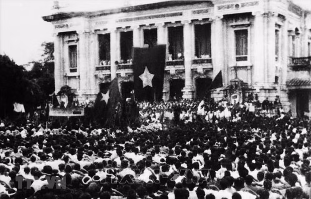 Révolution d’Août, leçon sur le rôle du Parti et l'unité nationale ảnh 1
