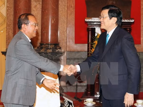 Le président Truong Tan Sang reçoit le ministre laotien de la Justice ảnh 1
