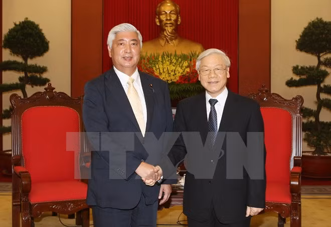 Des dirigeants reçoivent le ministre japonais de la Défense ảnh 1