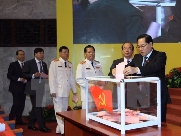 Congrès du PCV pour Hanoi : un comité permanent et 4 secrétaires adjoints élus ảnh 1