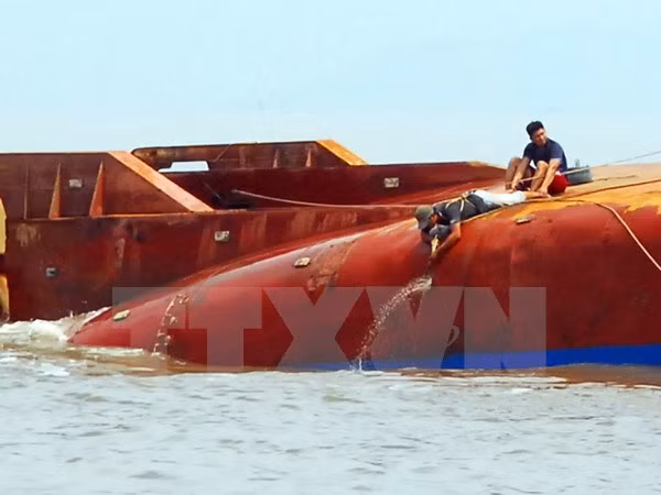 Bateau de pêche Hoang Phuc : les deux portés disparus ont été retrouvés ảnh 1