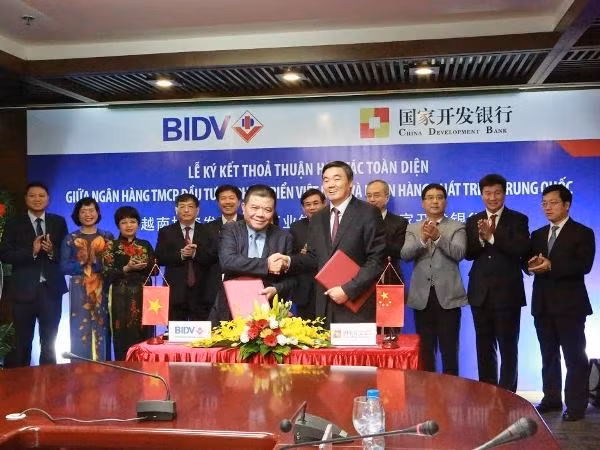 Vietnam-Chine : la BIDV emprunte 200 millions de dollars à la CDB ảnh 1