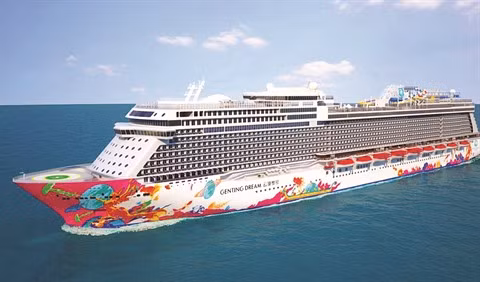 Environ 3.500 passagers du navire World Dream à Dà Nang et Ha Long ảnh 1