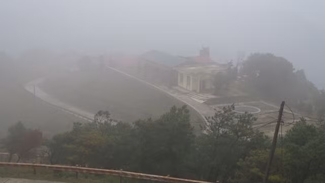 Vague de froid intense, température de 2°C enregistrée au Mont Mâu Son ảnh 1