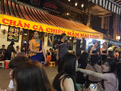 Ta Hiên, la rue qui ne dort jamais à Hanoi ảnh 2