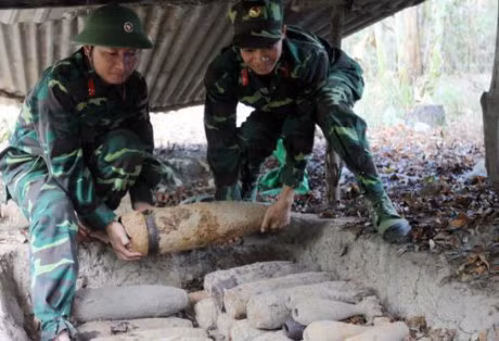 Plus de 10 milliards de dollars pour neutraliser les bombes et mines ảnh 1