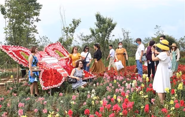 Sa Pa accueille un nombre record de visiteurs pendant les congés du 30 avril-1er mai ảnh 1