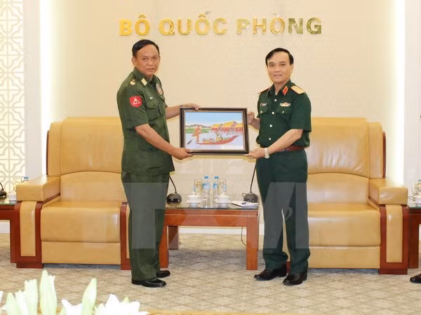 Vietnam et Myanmar renforcent leur coopération dans l’information et la communication ảnh 1