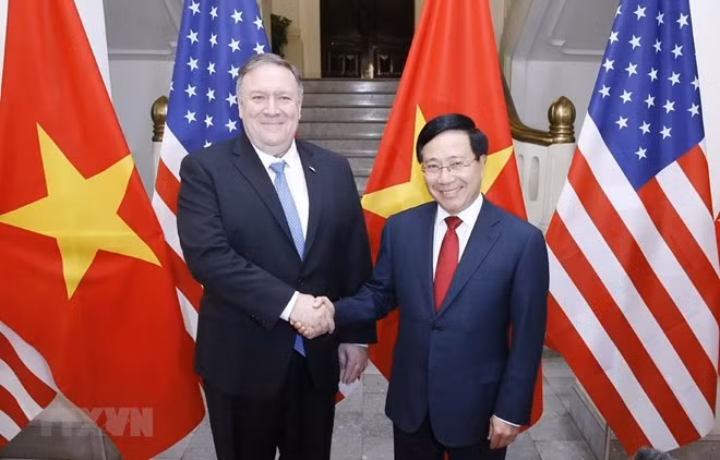 Le vice-PM et ministre des AE Pham Binh Minh s'entretient avec le secrétaire d'Etat américain ảnh 1