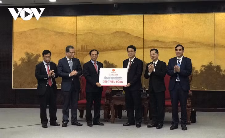 Les représentations diplomatiques étrangères et les provinces vietnamiennes stimulent l’intégration internationale ảnh 2