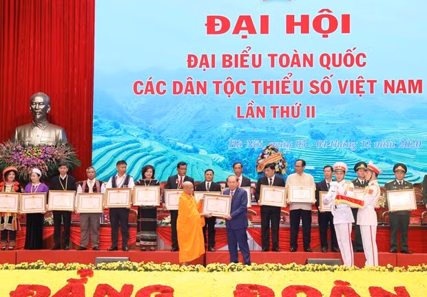 Le 2e Congrès national des minorités ethniques se clôt sur un succès ảnh 1