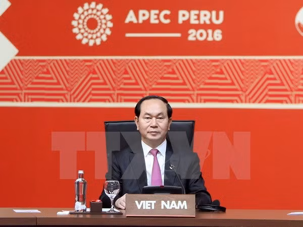Le président termine sa tournée à Cuba, en Italie et aux sommets de l'APEC et de la Francophonie ảnh 2