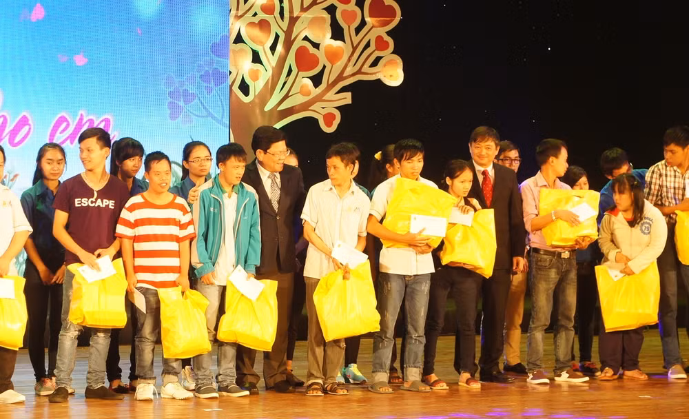 Dà Nang: Aides de 5 milliards de dôngs aux victimes de l’agent orange/dioxine ảnh 1