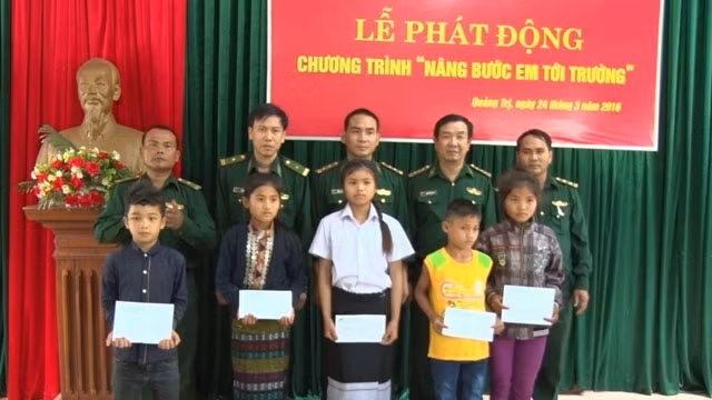 Programme philanthropique en faveur des enfants des zones frontalières Vietnam - Laos ảnh 1