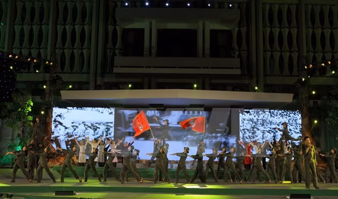 Célébration des 40 ans des forces de jeunes volontaires de Ho Chi Minh-Ville ảnh 2