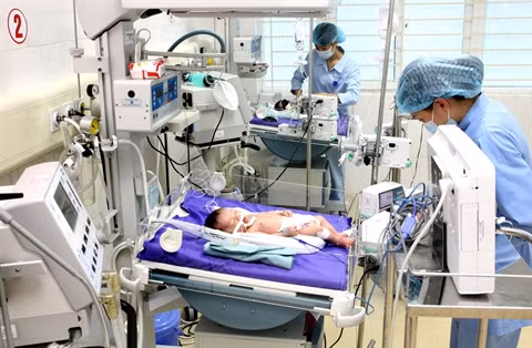 De nombreux Vietnamiens choisissent l’étranger pour se soigner ảnh 1