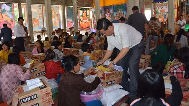 Soutien aux victimes de l’incendie à Chak Angre Krom, Cambodge ảnh 1