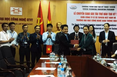 Toyota soutient la formation professionnelle au Vietnam ảnh 1