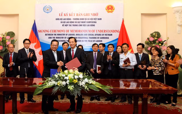 Vietnam et Cambodge intensifient la coopération dans le travail ảnh 1