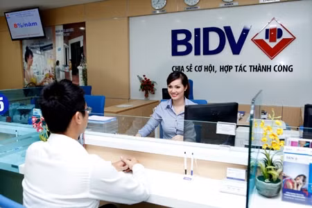 La BIDV primée pour le 3e fois en tant que meilleure banque de détail du Vietnam ảnh 1