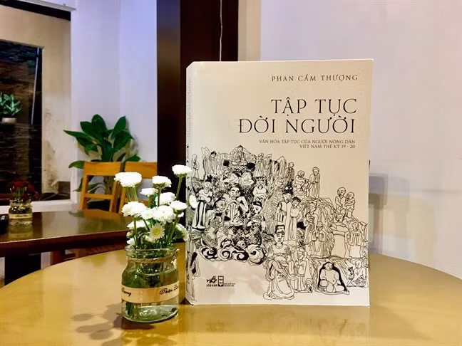 «Les coutumes d’une vie», un livre sur le quotidien de nos aïeux ảnh 2