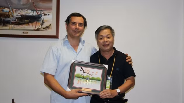 Une délégation du journal Nhân Dân à la Fête d'Avante 2016 ảnh 1