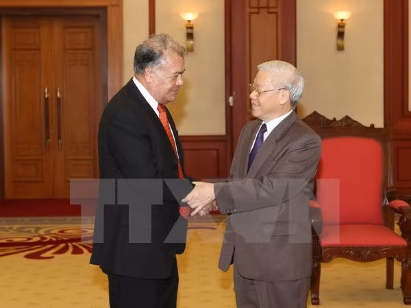 Nguyen Phu Trong reçoit le coordinateur national du Parti du Travail du Mexique ảnh 1