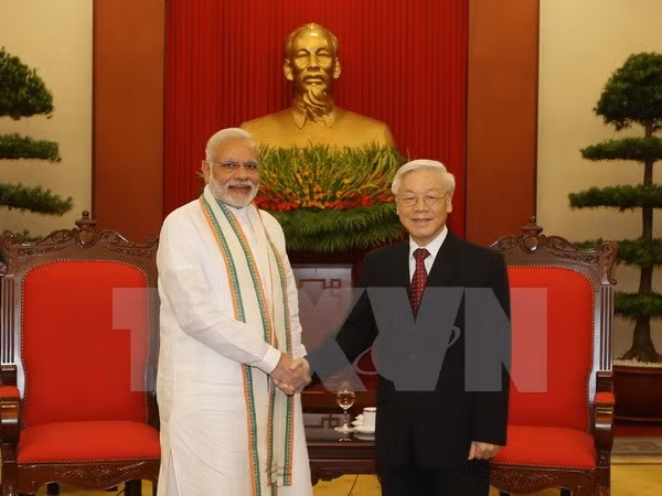 Le secrétaire général Nguyên Phu Trong reçoit le Premier ministre indien Narendra Modi ảnh 1