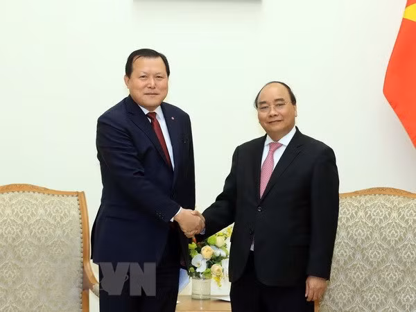 Le PM Nguyên Xuân Phuc exhorte Lotte à élargir ses affaires au Vietnam ảnh 1