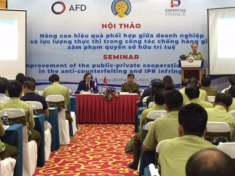 Collaborer pour lutter contre la contrefaçon et la contrebande ảnh 1