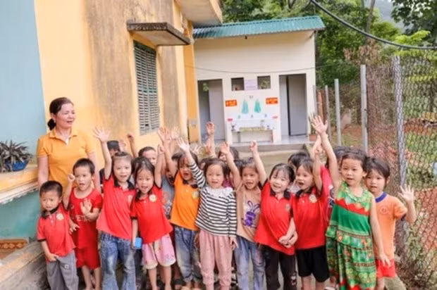 Un projet visant à améliorer l'éducation en faveur des enfants de minorités ethniques reçoit un financement de plus de 5 millions de dollars ảnh 2