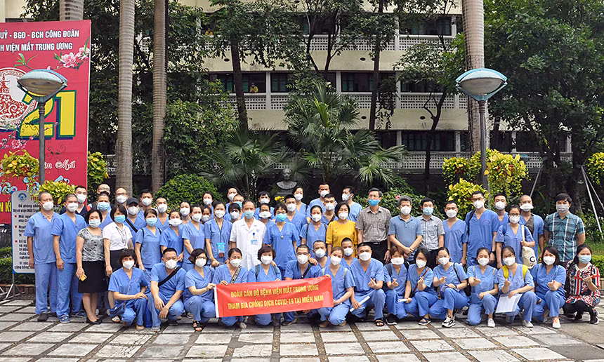 COVID-19 : Des professionnels de santé continuent de venir en renfort de Ho Chi Minh-Ville ảnh 1
