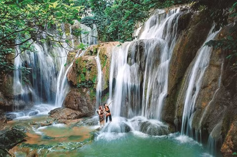 À Thanh Hoa, des chutes d’eau en cascade ảnh 1 À Thanh Hoa, des chutes d’eau en cascade ảnh 1
