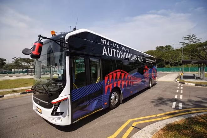 Le premier bus électrique sans conducteur au monde dévoilé à Singapour ảnh 1