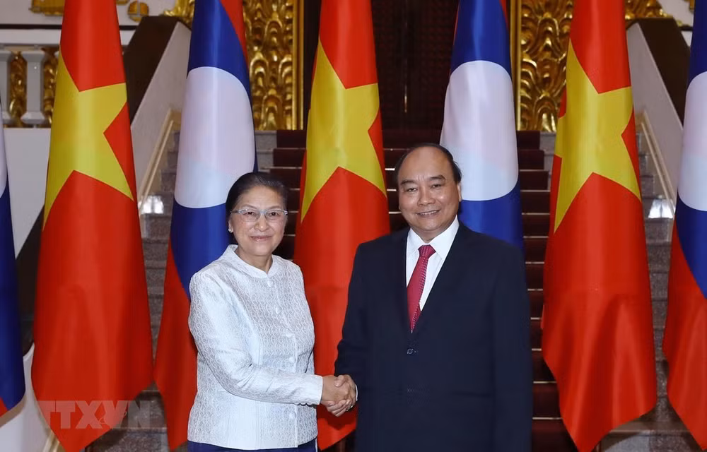 Le Premier ministre salue les relations spéciales Vietnam-Laos ảnh 1