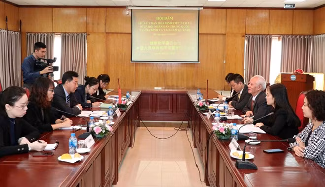 Le Vietnam et la Chine cultivent les relations entre leurs peuples ảnh 1